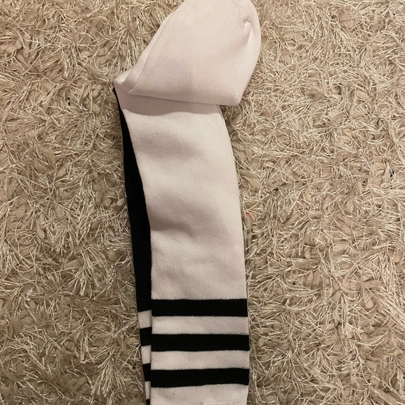 High socks - Picture 3 of 4